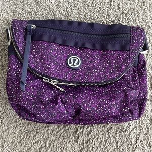 Lululemon • Festival Bag in Flashback Violet